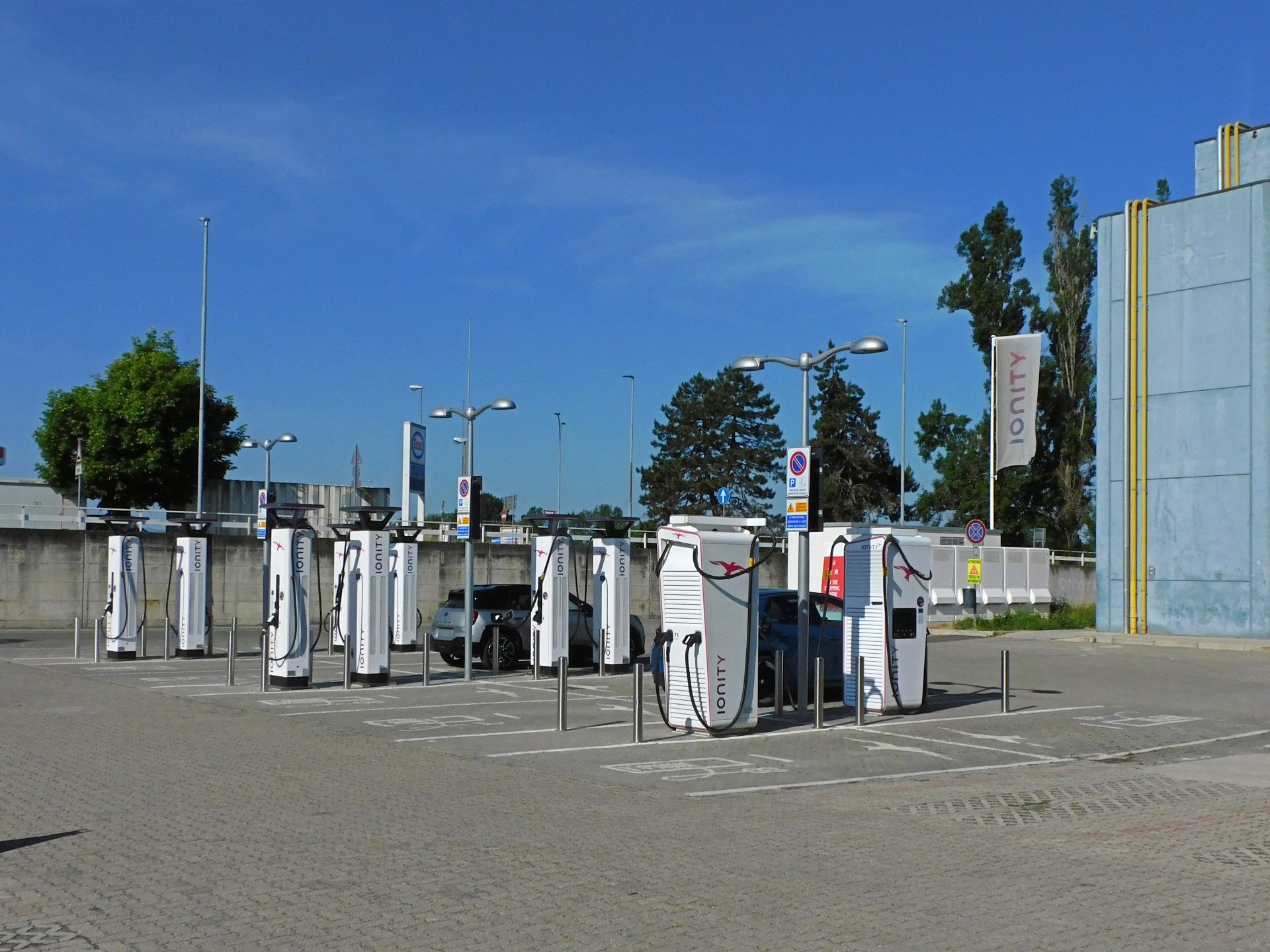 Station de recharge rapide Ionity à Bologne, en Italie